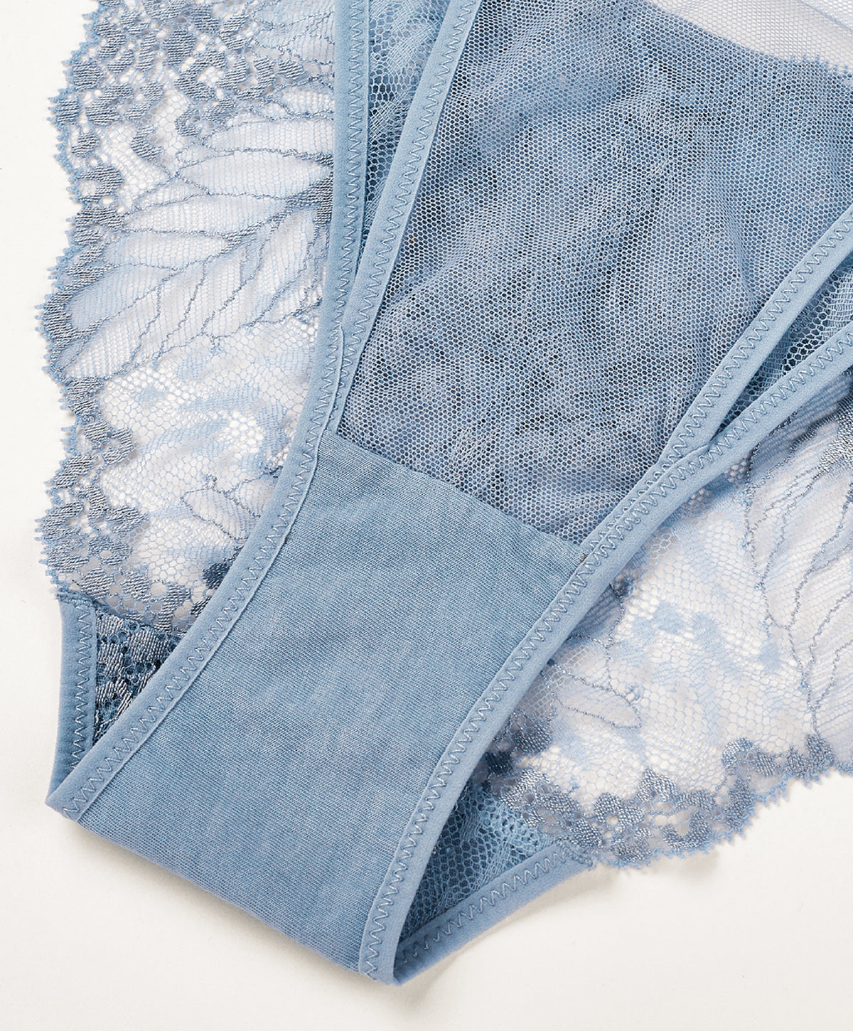 OMBRE | Mid-Waist Lace Tanga