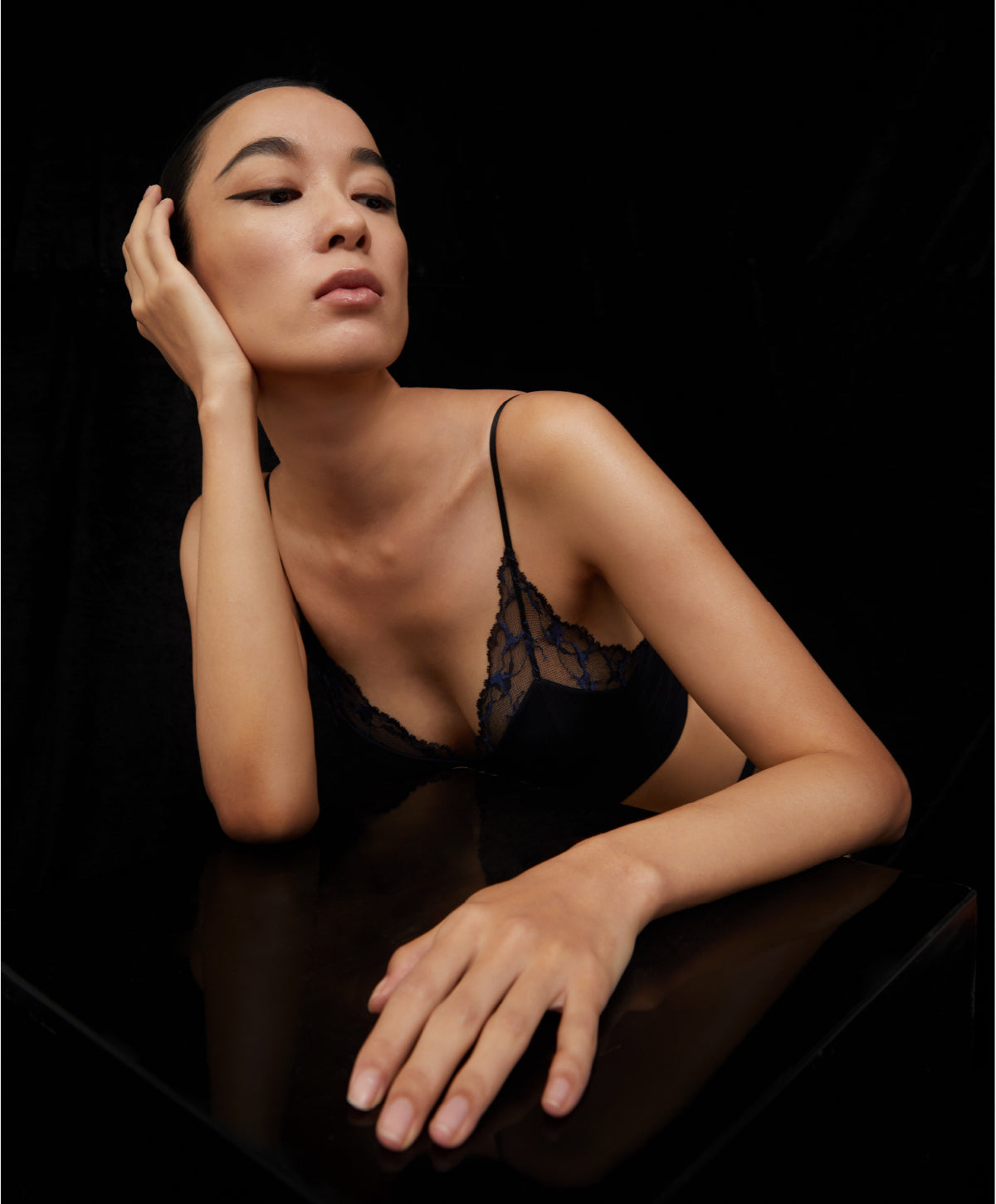 BOUNDARY | Lace Trim Crop Top