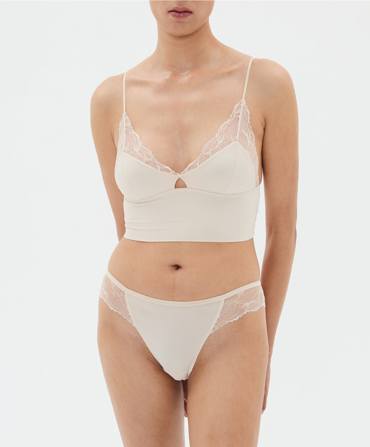 BOUNDARY | Lace Trim Crop Top