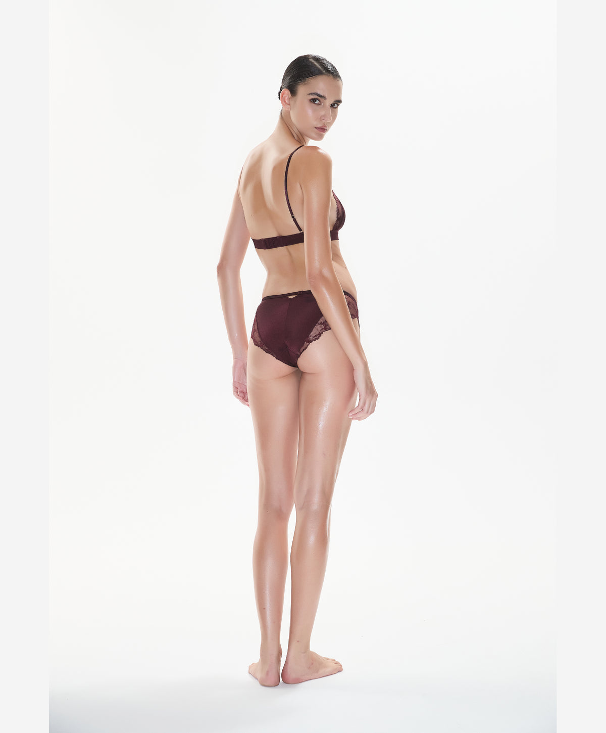 BOUNDARY | Lace Trim Triangle