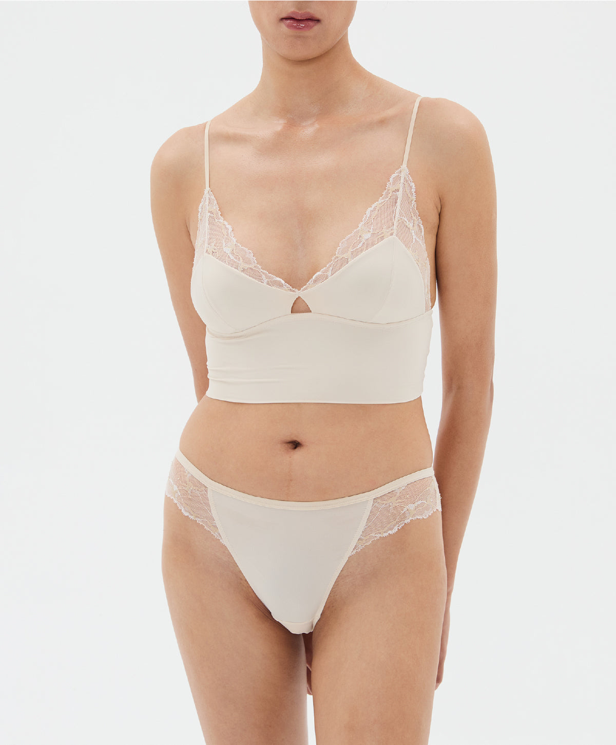 BOUNDARY | Lace Trim Crop Top